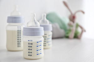 Ciężka alergia na mleko krowie: co podać niemowlęciu przy diecie elementarnej?