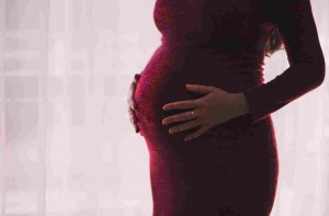 Jak wybrać odpowiednie rajstopy ciążowe? Poradnik dla przyszłych mam