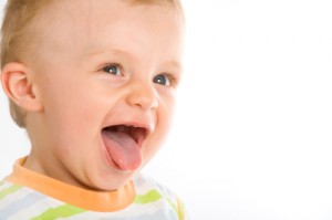 Krótkie wędzidełko podjęzykowe - konsekwencje dla zdrowia i mowy dziecka