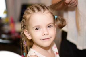 Pierwszy fryzjer dla dziecka - kiedy się wybrać i jak przygotować dziecko