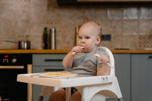 Rozszerzanie diety niemowląt - od kiedy zacząć i jakie produkty podawać dziecku? 